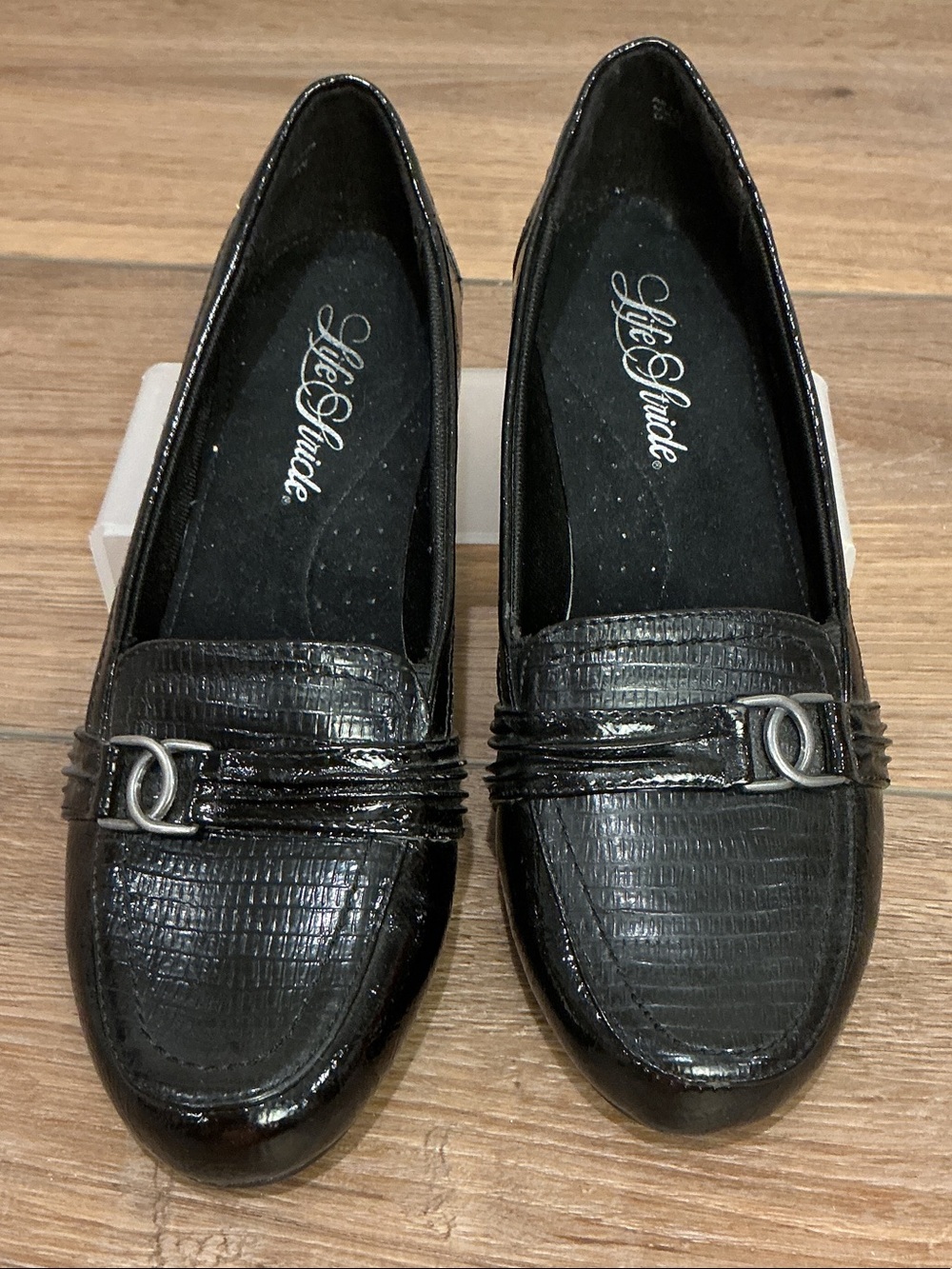 Life Stride Black patent leather Croc-Texture Loafers w/pewter Bit Detail, SZ 8W